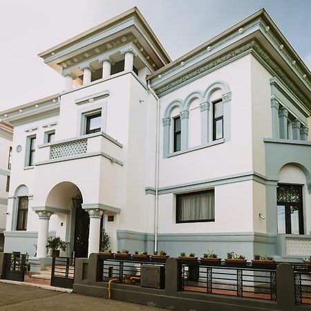 Vigo Hotel Плоешти Экстерьер фото