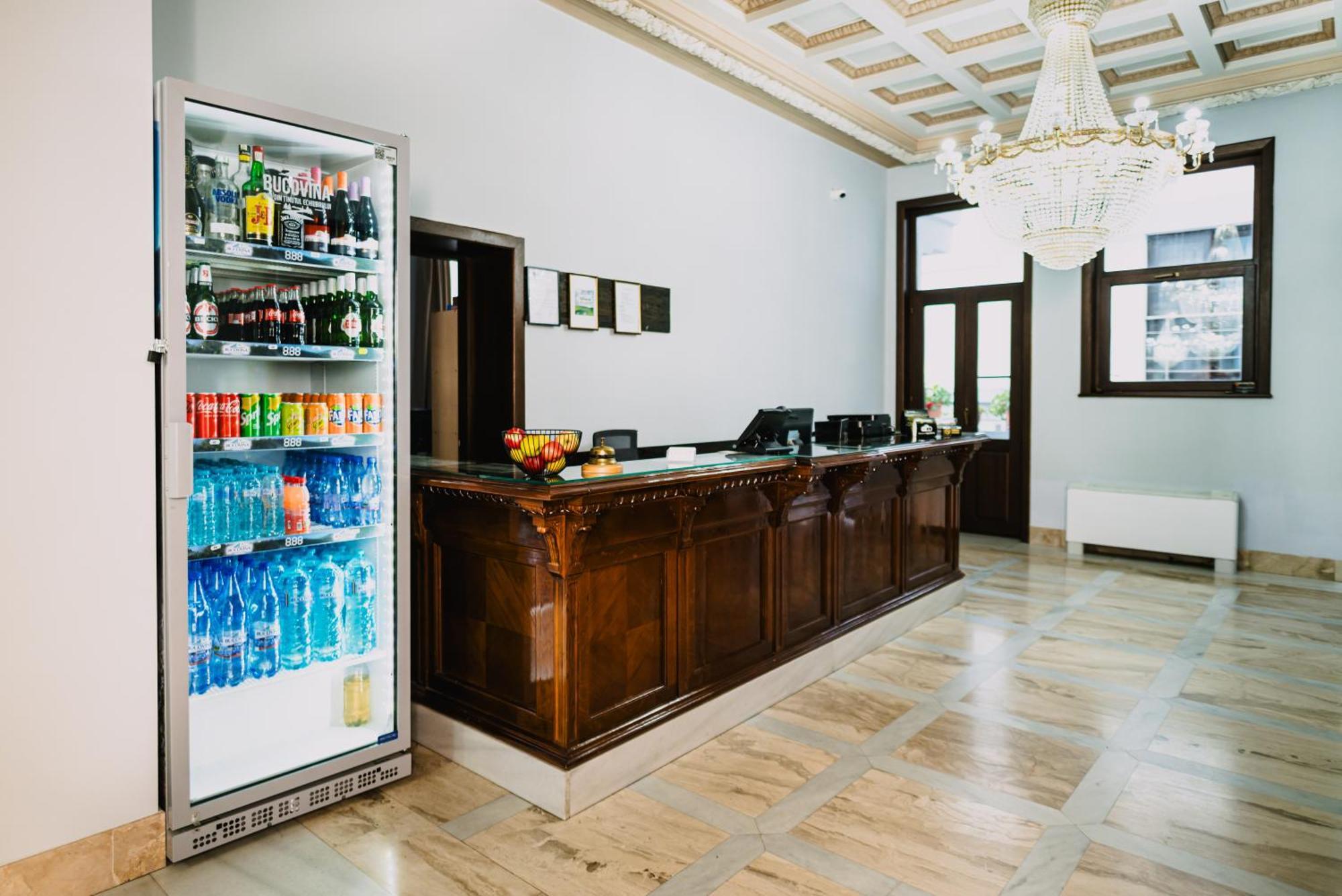 Vigo Hotel Плоешти Экстерьер фото