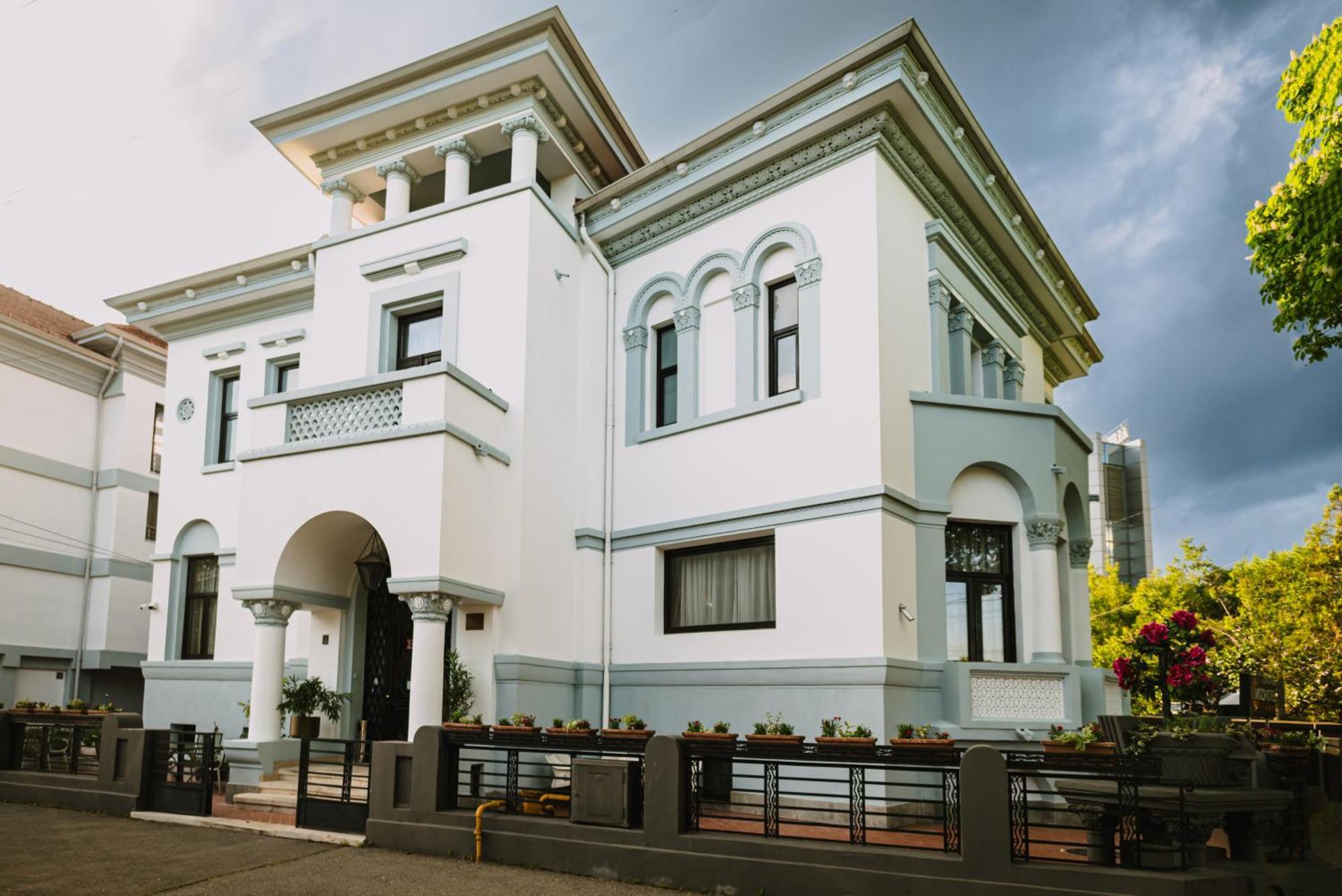 Vigo Hotel Плоешти Экстерьер фото